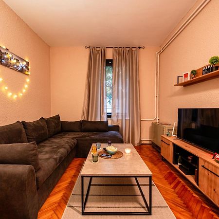 Cozy Apartment In City Center Beograd Ngoại thất bức ảnh